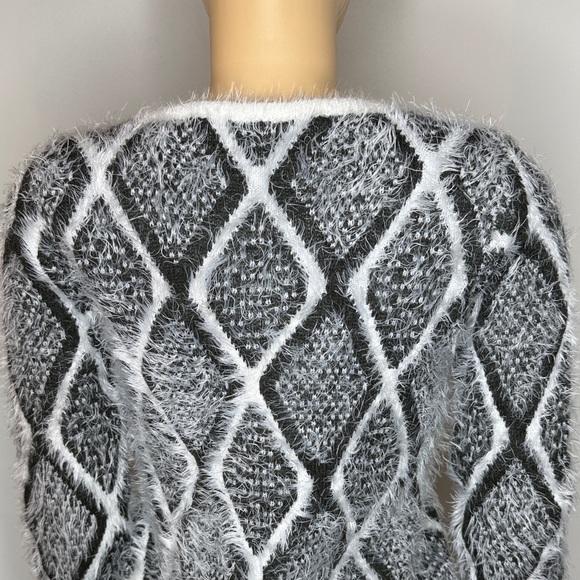 Neiman Marcus Sweater Size Small - Picture 10 of 11